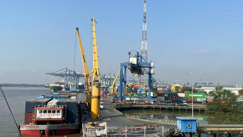 越南对美出口总额约为1200亿美元。图自Vietnam+