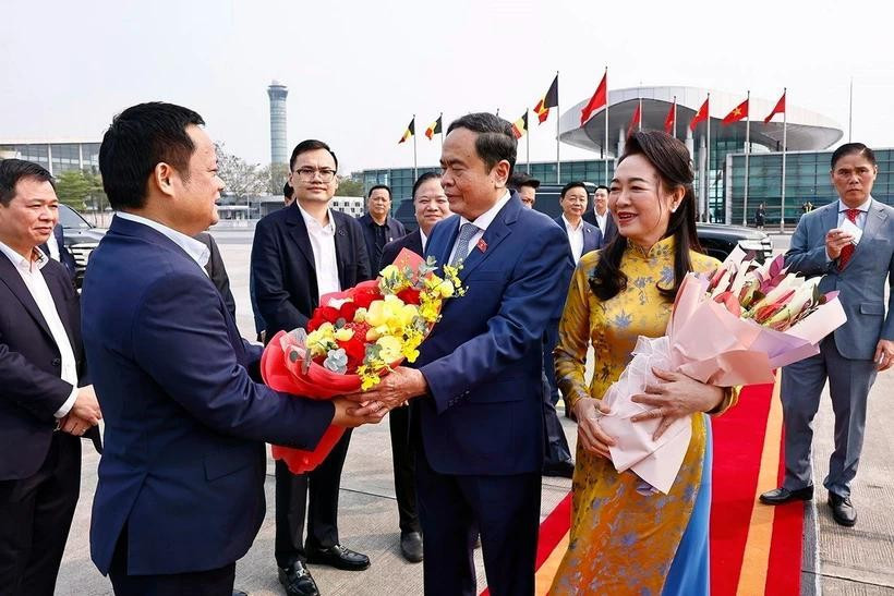 越南国会主席和夫人启程出席IPU第150届大会并对亚美尼亚和乌兹别克斯坦进行正式访问。图自越通社