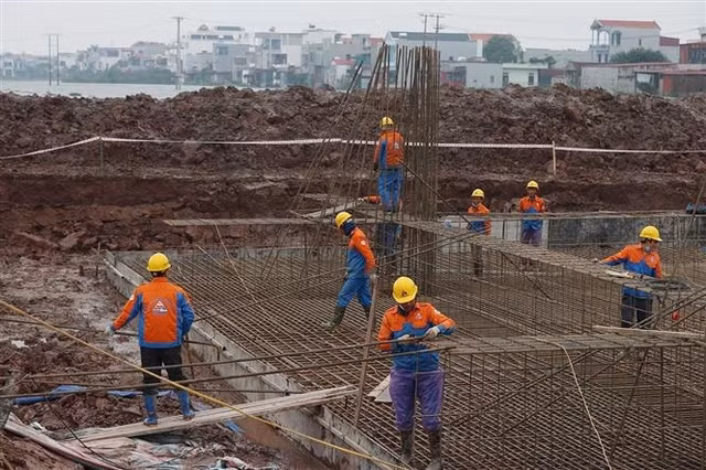 500kV电路3号线项目施工现场。图自baochinhphu.vn