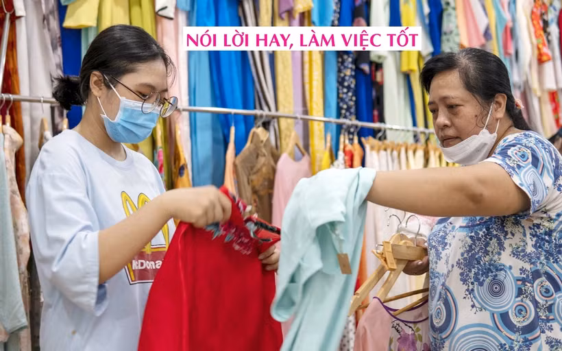 店里的奥黛都仍很新，款式丰富。图自《越南妇女报》
