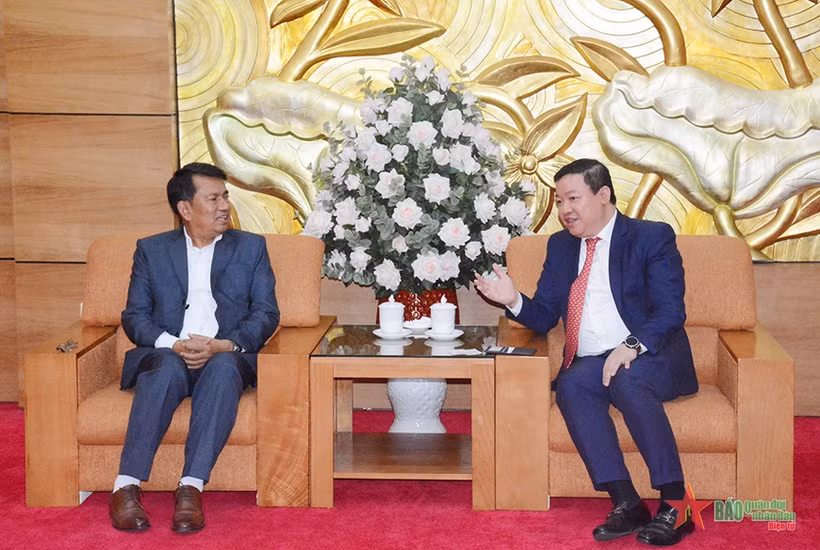 5月20日，越南友好组织联合会（VUFO）副主席阮玉雄会见尼泊尔和平与团结理事会（NPSC）主席拉宾德拉·阿迪卡里。图自qdnd.vn