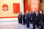 越共中央总书记、国家主席苏林参观中国共产党历史展览馆。图自越通社