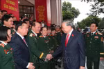 越共中央总书记苏林与参会代表们。图自越通社