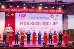  “独立之春” 大型磨漆画展开幕式。图自越通社