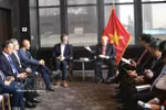 越南政府常务副总理阮和平会见恒星发展基金会主席何塞·费尔南德斯·达蓬特（José Fernández da Ponte）。图自越通社