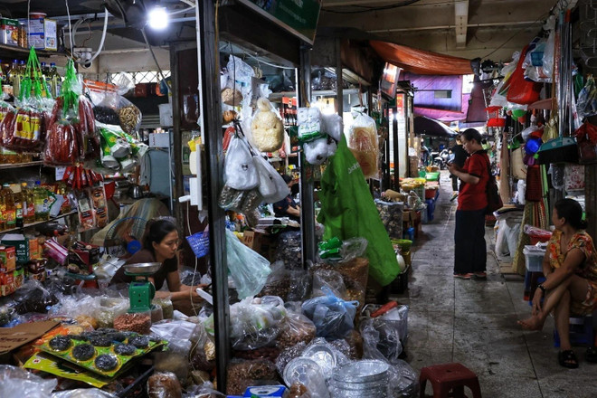 传统市场的货物依然充足。图自 Vietnam+ 5.webp
