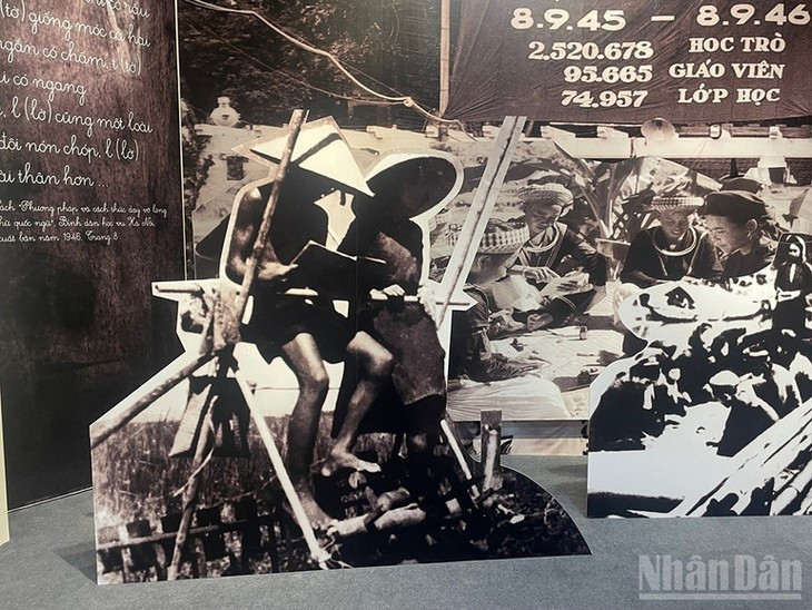 评论：从扫除文盲到民族发展的未来。图自nhandan.vn