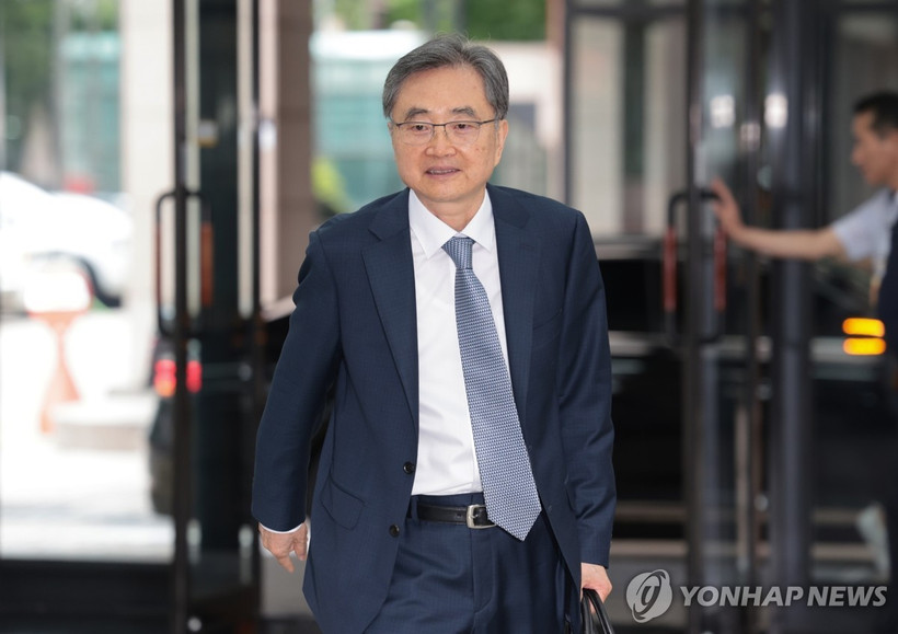 赵贤先生就任大韩民国外交部长官。图自Yonhap