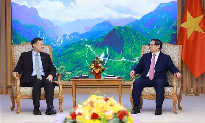 越南政府总理范明政会见澳大利亚驻越特命全权大使安德鲁·戈莱辛斯基（Andrew Goledzinowski）。图自越通社