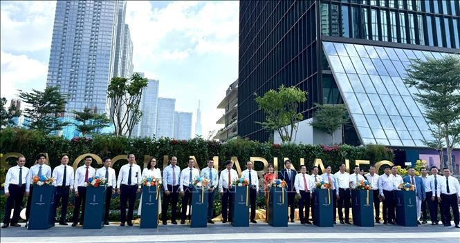 西贡滨海国际金融中心（Saigon Marina IFC）落成典礼在胡志明市西贡坊孙德胜街2号举行。图自越通社