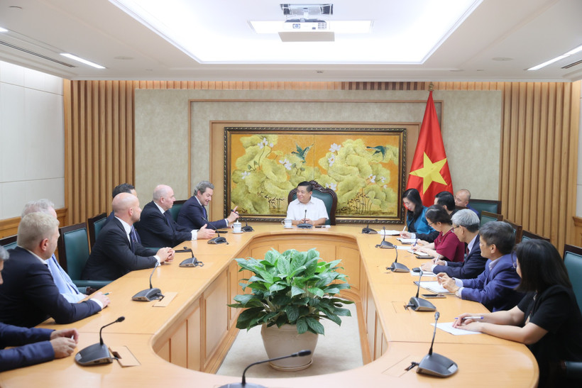 越南政府副总理阮志勇会见德越友好协会代表团。图自越通社