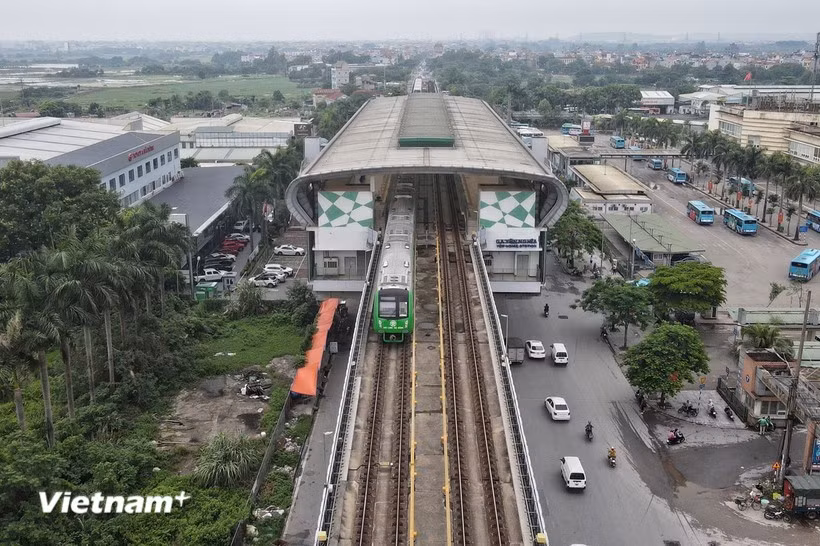 丙午年春节河内市提供免费公共交通服务。图自Vietnam+
