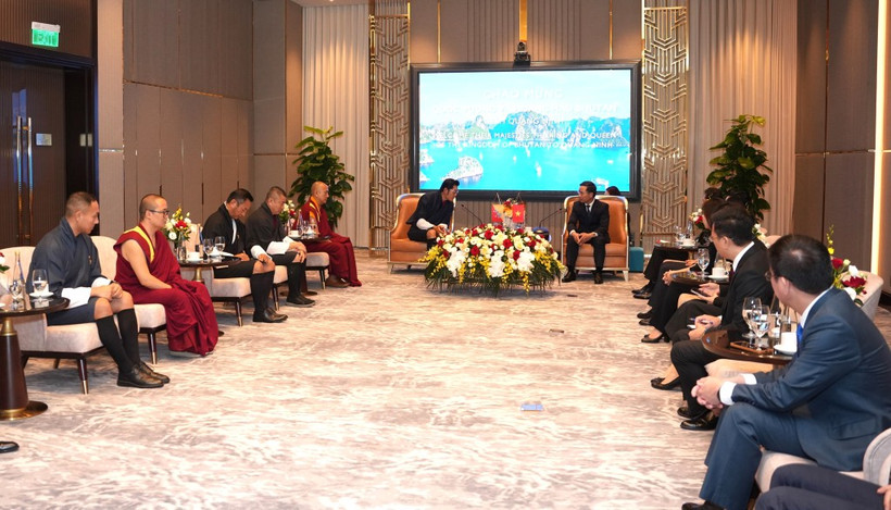 广宁省领导人礼节性拜会了不丹国王旺楚克一行。图自baoquangninh.vn