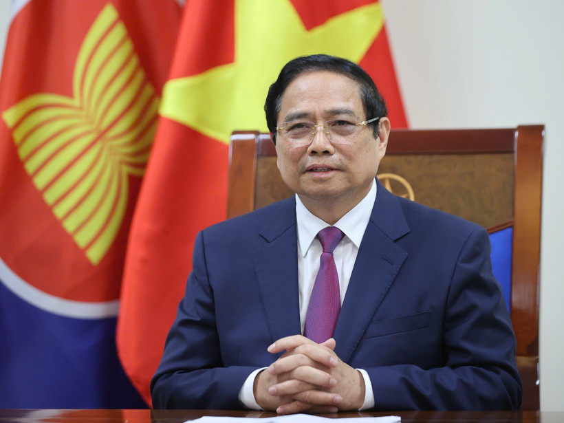 越南政府总理范明政就东盟成立58周年暨越南加入东盟30周年发表视频讲话。图自越通社