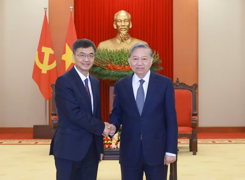 越共中央总书记苏林会见中国广西壮族自治区党委书记陈刚。图自越通社
