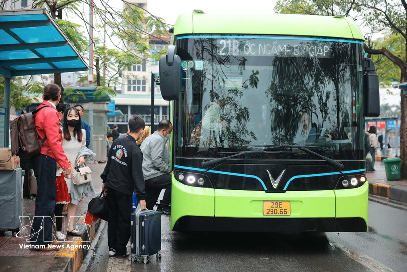 河内市提出绿色能源公交车转型路线图。图自越通社