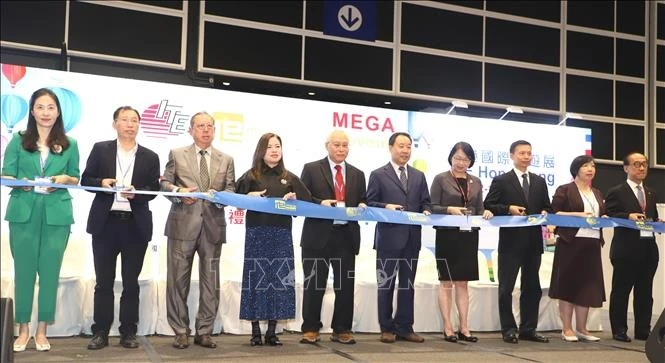 第39届中国香港国际旅游展开幕式。图自越通社