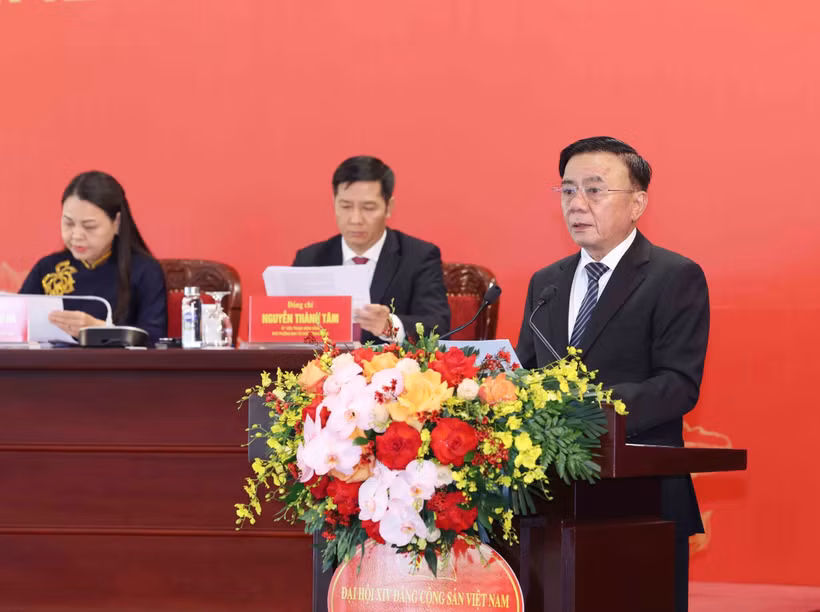 越共中央政治局委员、中央书记处常务书记陈锦秀发表讲话。图自越通社