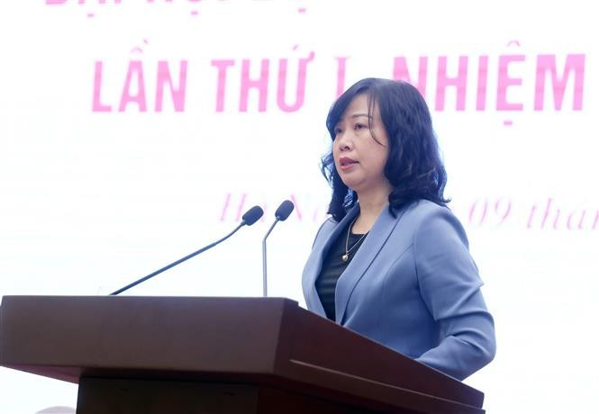 越共中央委员、卫生部长陶红兰发表讲话。图自越通社