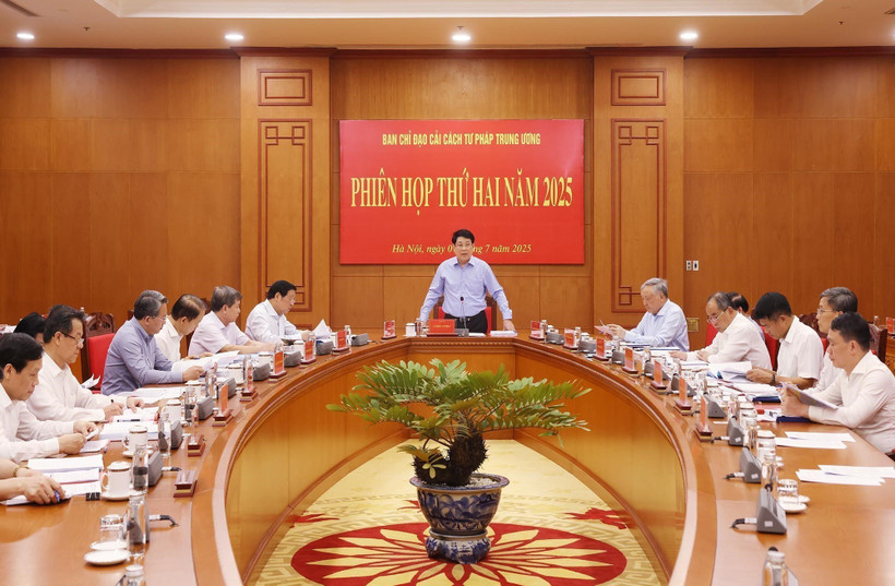 越共中央司法改革指导委员会在国家主席、指导委员会主任梁强的主持下召开第二次会议。图自越通社