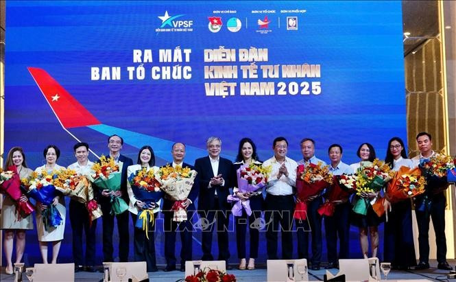 2025年越南民营经济论坛组委会成员。图自越通社