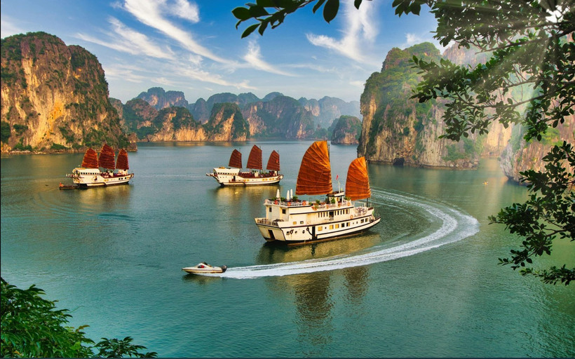 越南下龙湾美景。图自互联网