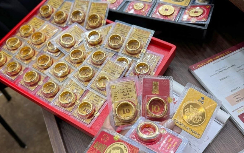 3月18日下午越南金戒指与金条价格再创新高。图自互联网