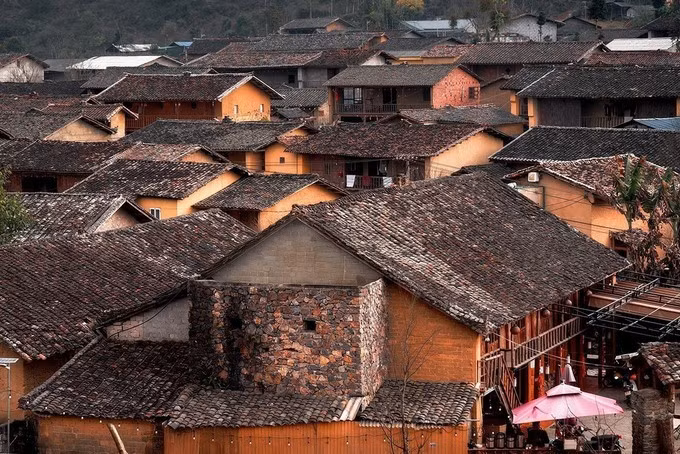 倮倮寨旅游文化村。图自越通社