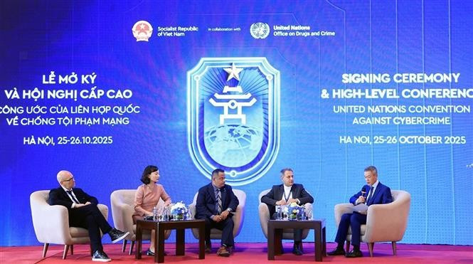 题为 “联合国公约:主权保障与多边主义的支柱”的专题讨论会在河内举行。图自越通社