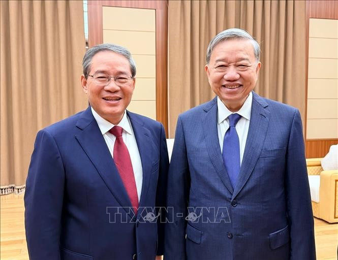 越共中央总书记苏林会见中国国务院总理李强。图自越通社