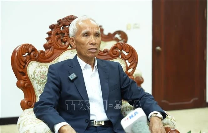 老挝人民革命党中央宣传部部长坎潘·佩亚翁就新时代革命新闻的使命担当接受了越通社驻老挝记者的采访。图自越通社