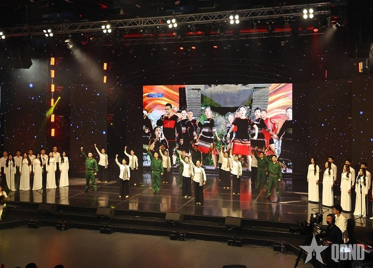 “和平之歌”艺术交流活动。图自qdnd.vn