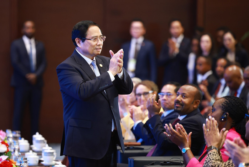 越南政府总理范明政出席P4G峰会闭幕式并致辞