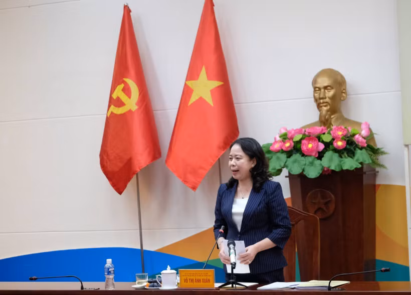 越共中央书记处书记、国家副主席武氏映春发表讲话。图自越通社