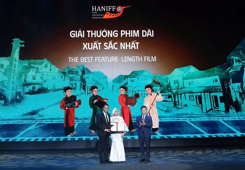 最佳故事片奖在第七届河内国际电影节上颁发。图自nguoihanoi.vn