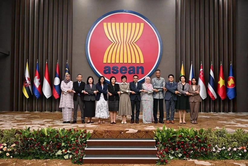 由越南常驻东盟代表团团长孙氏玉香大使在印尼雅加达主持东盟互联互通倡议（IAI）特别工作组第76次会议。图自越通社