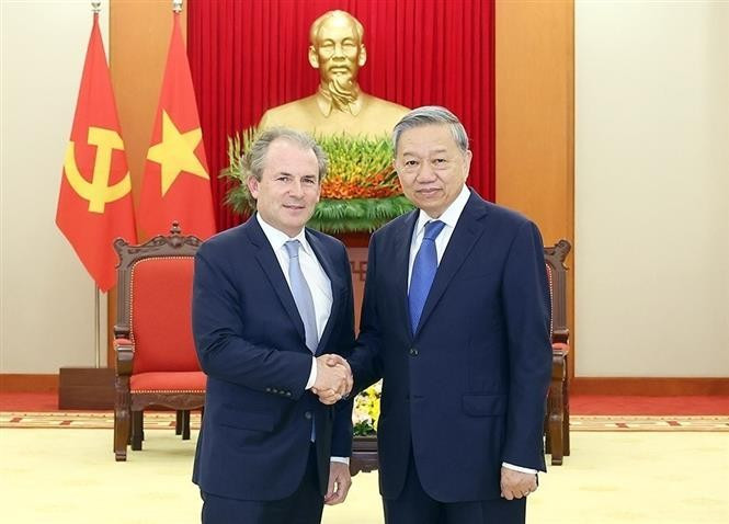越共中央总书记苏林会见Rosen Partners集团执行经理丹尼尔·罗森。图自越通社