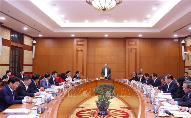 12月9日上午，越共中央总书记苏林主持召开了党的第十四次全国代表大会各小组常委会工作会议。图自越通社