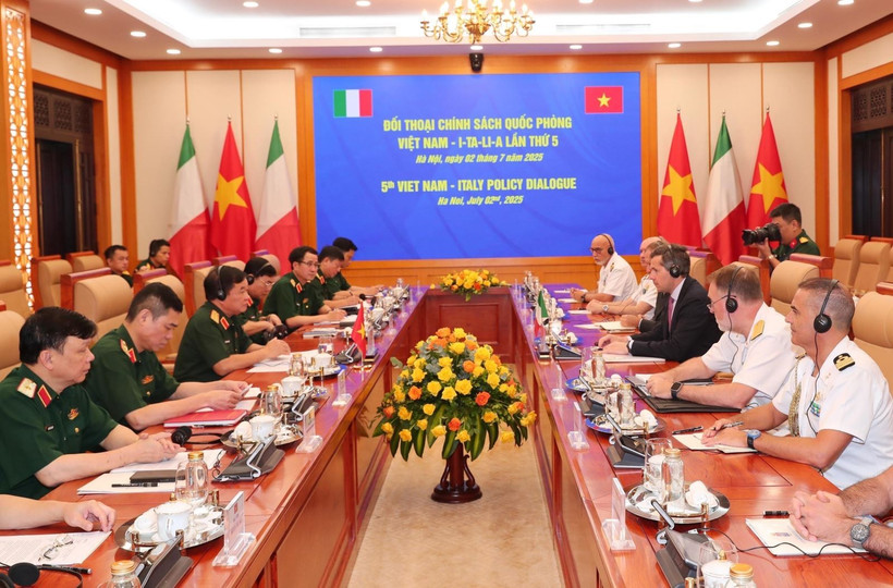第五次越南—意大利国防政策对话在越南国防部总部举行。图自越通社