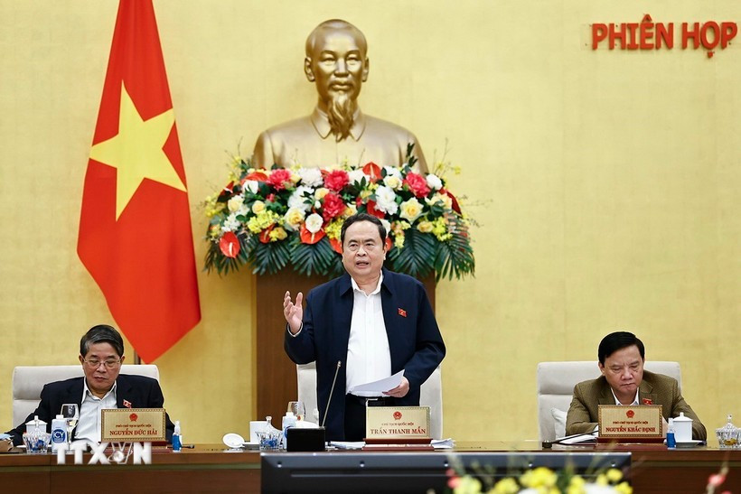 越南国会主席陈青敏在国会常务委员会第40次会议上发表讲话。图自越通社
