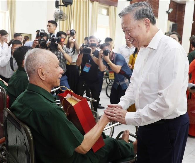 越共中央总书记苏林：优抚对象是国家的宝贵财富，是民族意志和毅力的象征。图自越通社