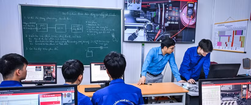 越南应加大各种技能尤其是数字技能和软技能培训投入。nhandan.vn
