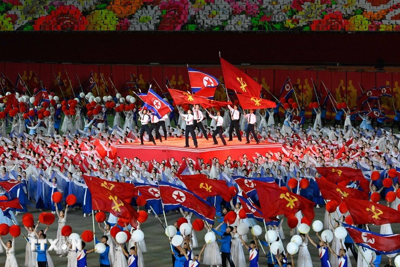 朝鲜劳动党成立80周年庆典文艺演出。图自越通社