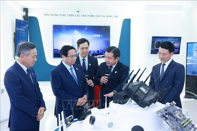 范明政总理：建设强大、灵活、高效、现代化的越南邮电集团
