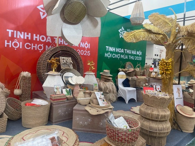 2025年秋季博览会:为手工艺村产品走向世界打开大门。图自越通社