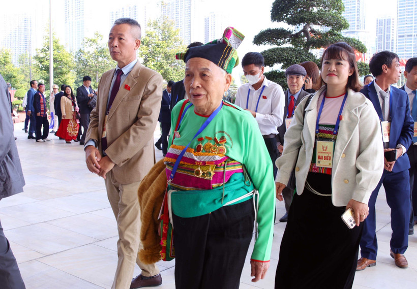 出席大会的代表。图自越通社