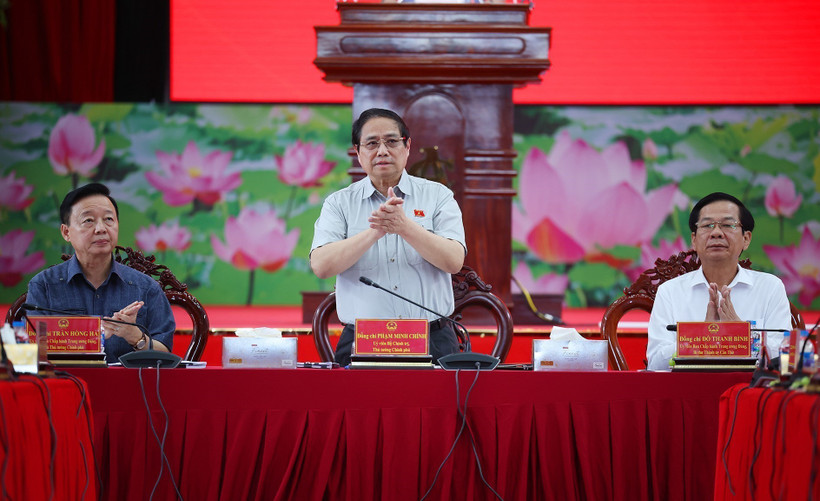 越南政府总理范明政发表讲话。图自越通社