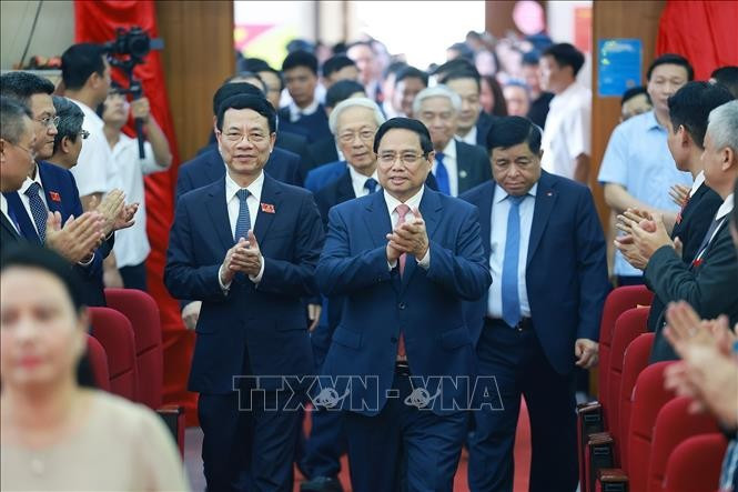 越共中央政治局委员、政府党委书记、政府总理范明政出席越共科学与技术部第一次代表大会。图自越通社