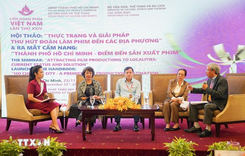 与会演讲者和专家在研讨会上重点分享了在构建电影制作环境方面的国际经验、各地方对摄制组的支持政策、电影产业的国际合作趋势等。图自越通社