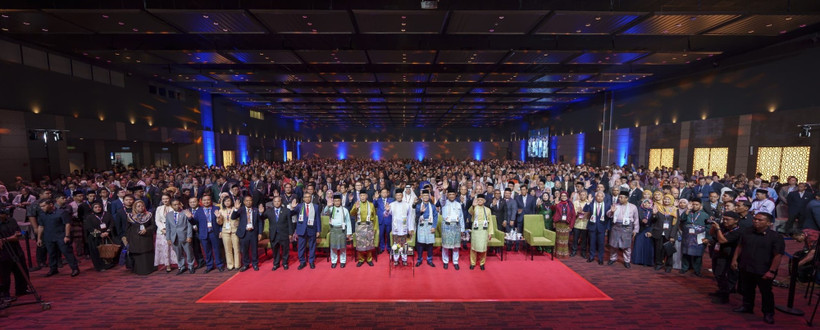 9月19日上午，越南政府副总理陈红河与各国领导人出席了2025年全球清真峰会（GHAS 2025）开幕式。图自越通社